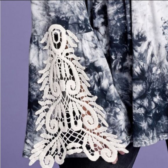 Black Tie-dye Lace Detail Top Long Flare Sleeve Cross Back Tunic - Picture 5 of 10